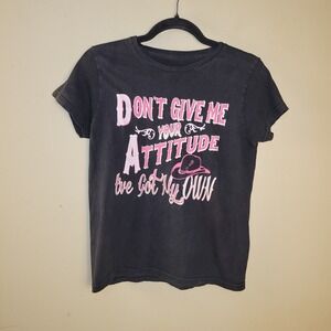 Lifestyle Classics Womens Attitude Cowboy Hat Graphic Tee Black Pink Small‎